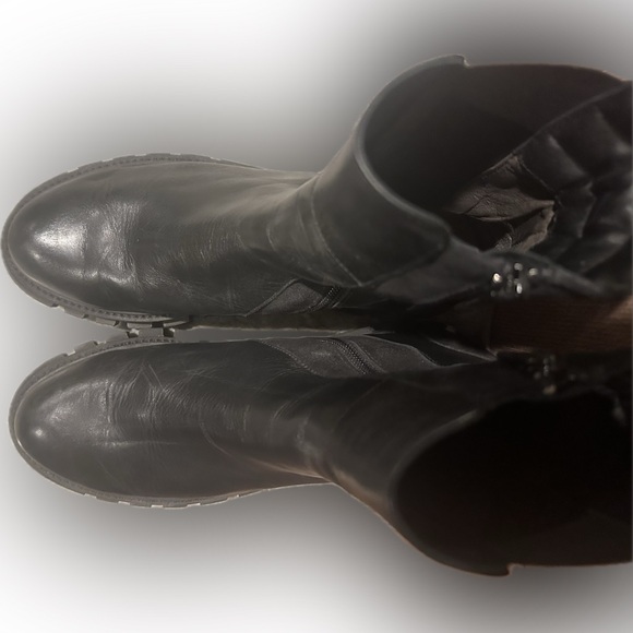 Soft Waves black leather and suede combat-style boots - Picture 5 of 9